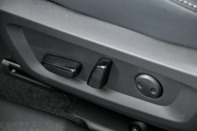 2025 Mitsubishi Outlander SE - Photo 17