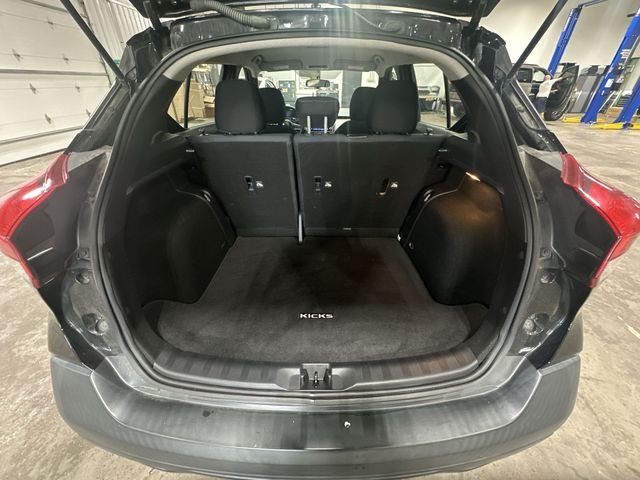Used 2018 Black Nissan S image 26