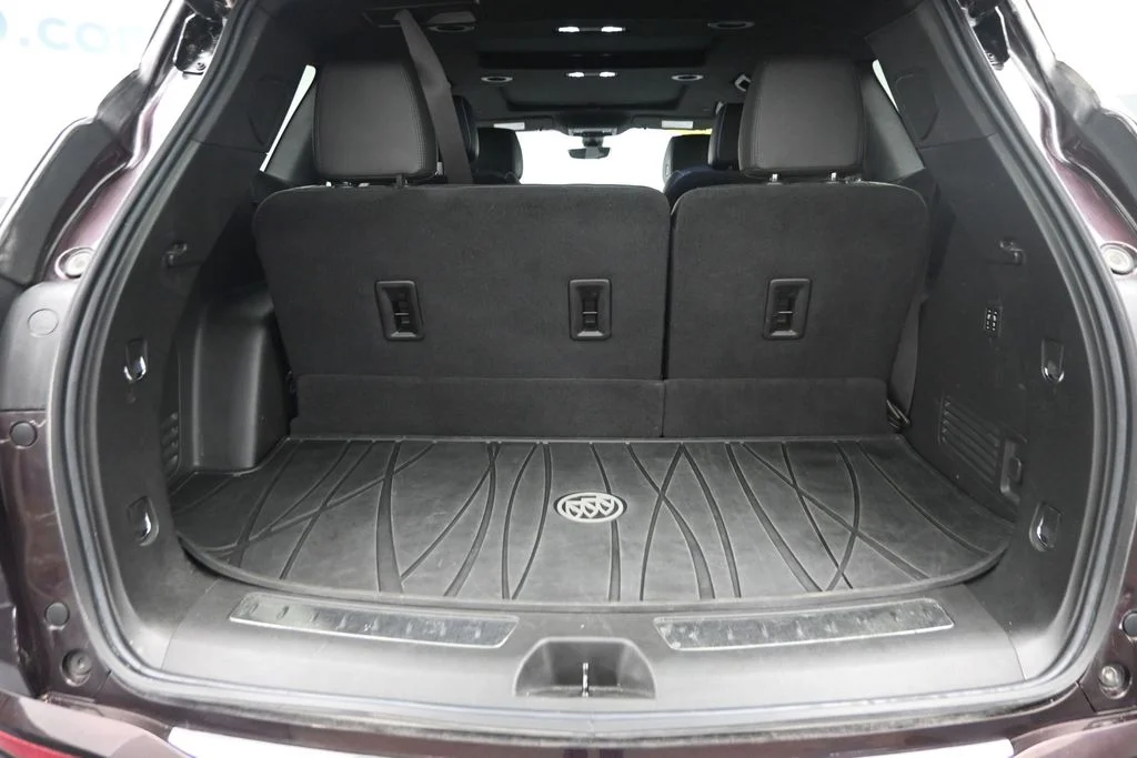 Used 2024 Red Buick Avenir image 12
