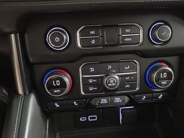 Used 2021 GRAYWOOD METALLIC Chevrolet LT image 16