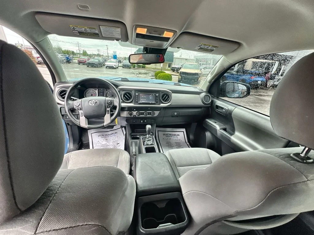 Used 2019 Blue Toyota SR5 image 20