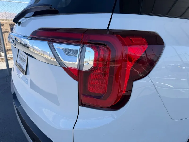 Used 2022 Summit White GMC SLE image 28