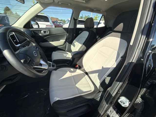 Used 2023 Black Hyundai SEL image 11