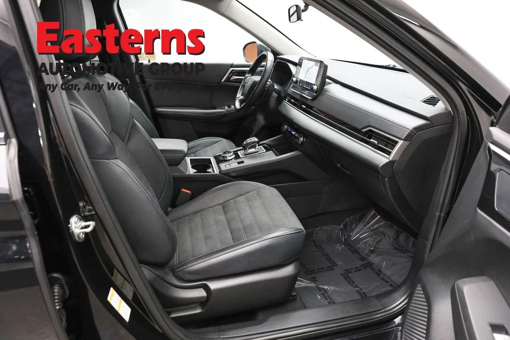 Used 2024 Black Mitsubishi SE image 25