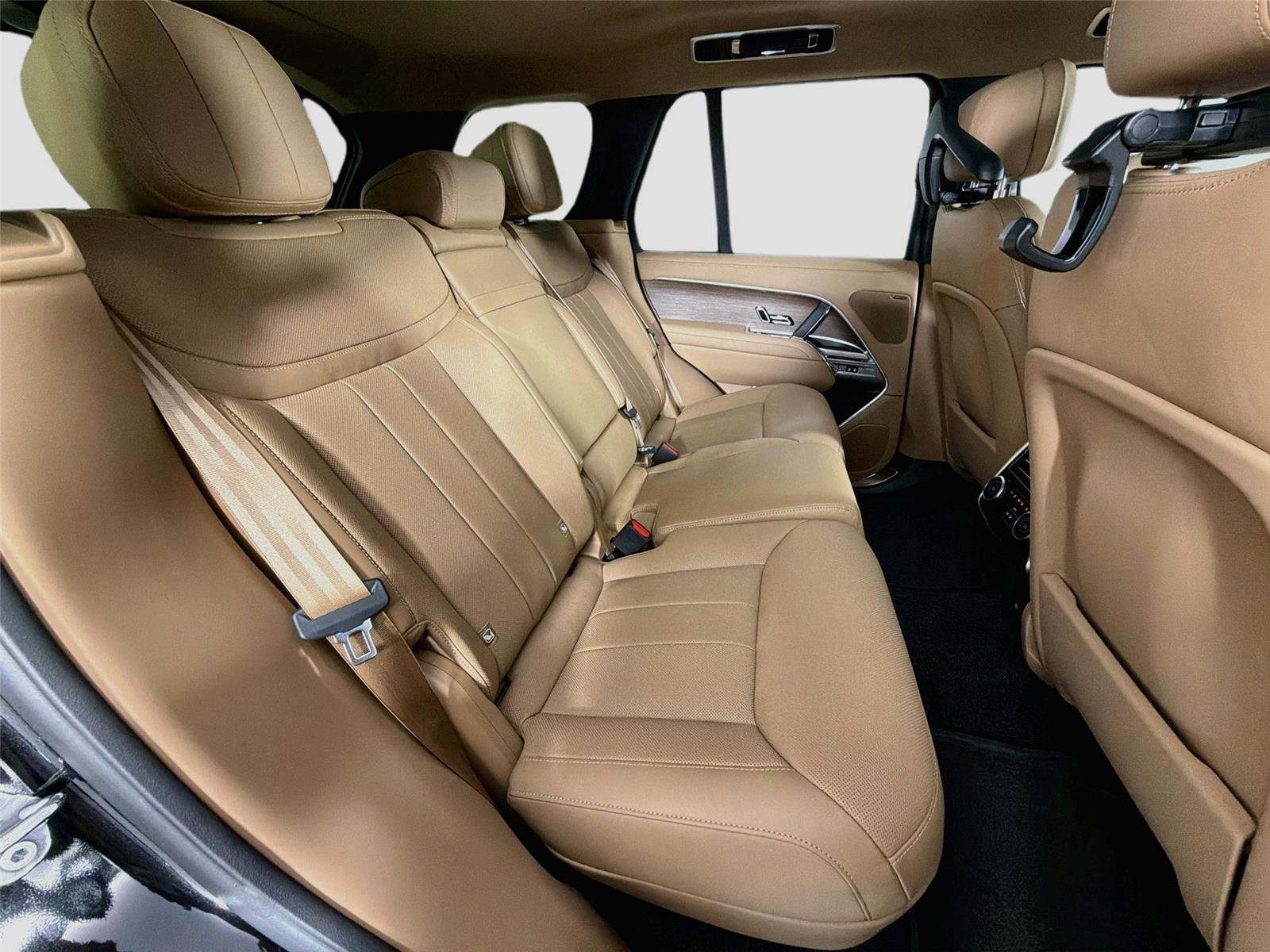 New 2026 Fuji White Land Rover SE image 28