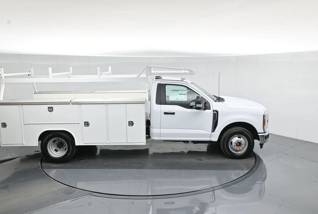 2026 Ford F-350 Super Duty Chassis Cab XL - Photo 39