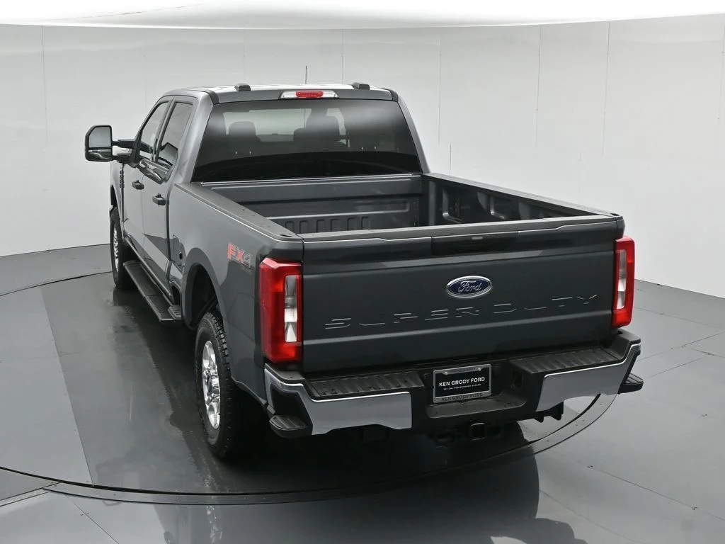 New 2026 Carbonized Gray Metallic Ford XLT image 41