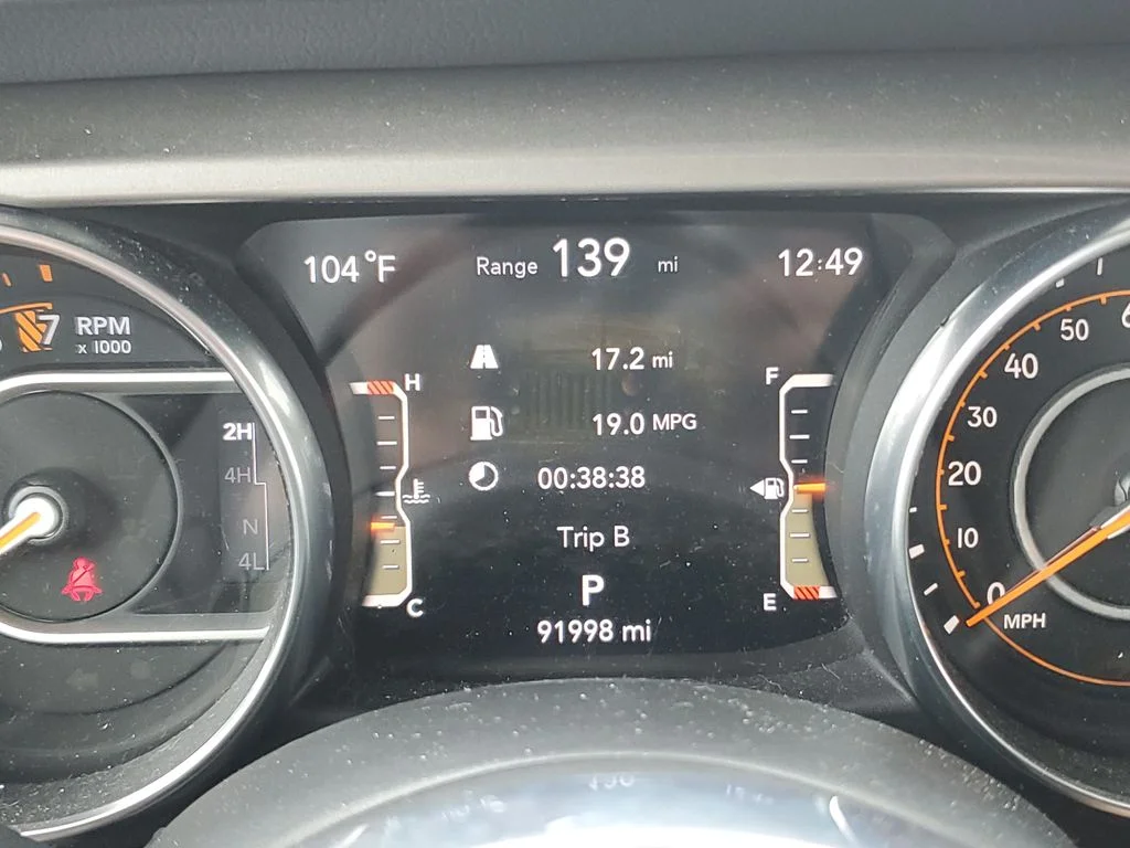 Used 2018 Green Jeep Unlimited Sahara image 23