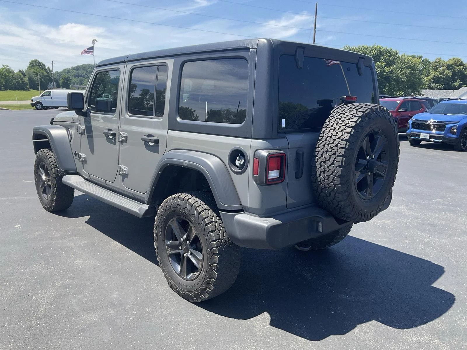 Used 2021 Sting-Gray Clearcoat Jeep Unlimited Sport Altitude image 8