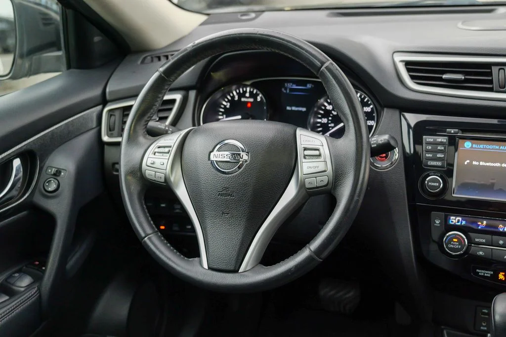 Used 2015 Midnight Jade Nissan SL image 40