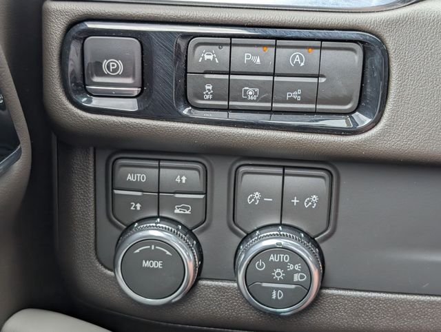 Used 2026  GMC Elevation image 22