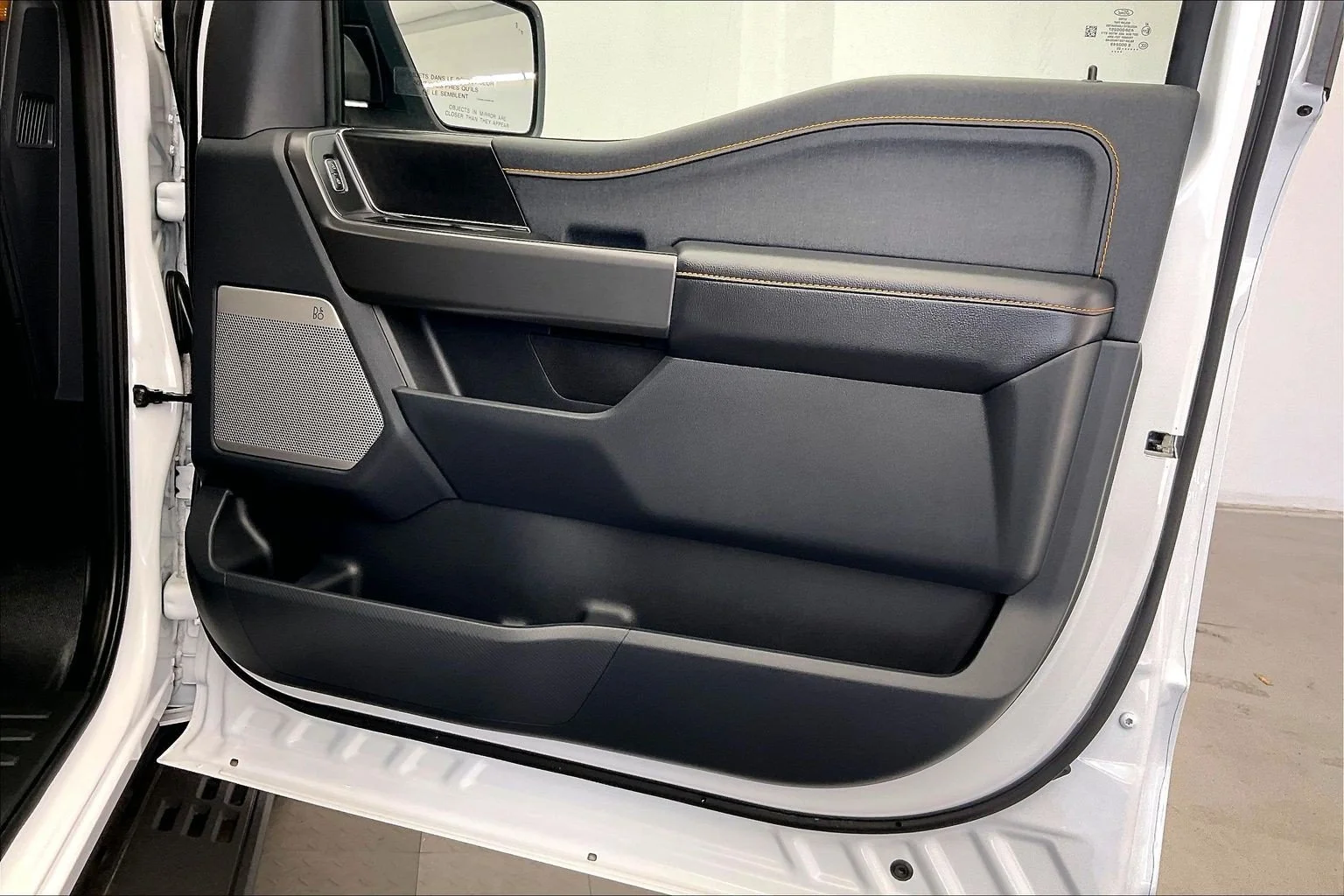 Used 2025 Oxford White Ford Tremor image 26