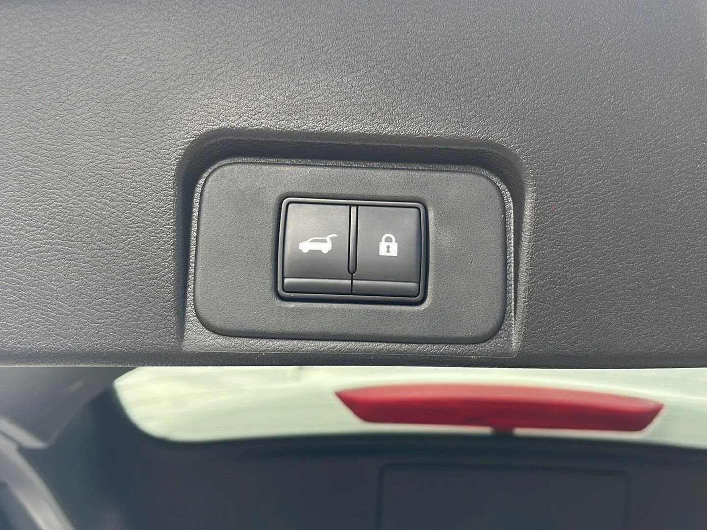 Used 2024 Everest White Pearl Nissan SV image 24