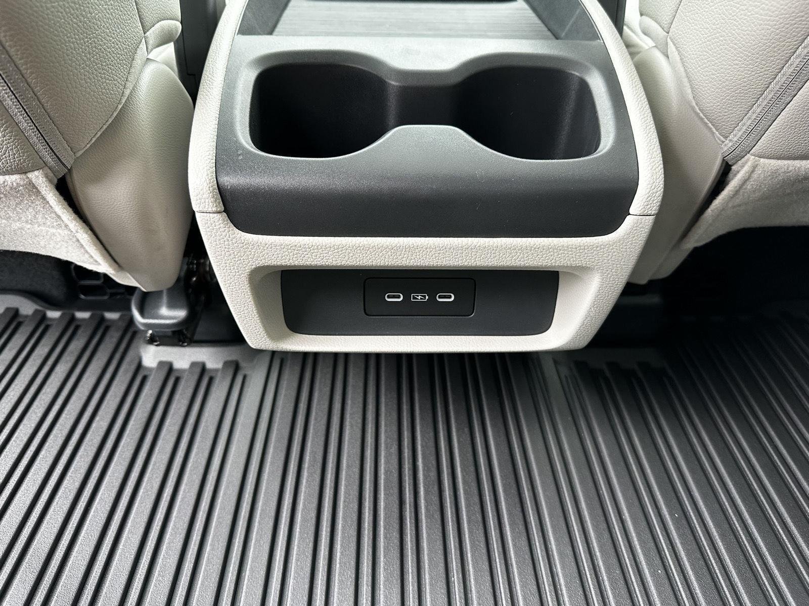 Used 2026 Smoke Blue Pearl Honda Touring image 23
