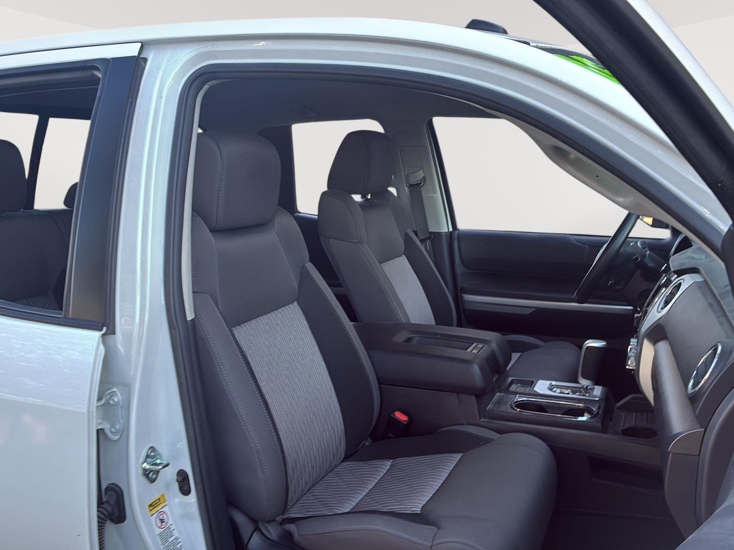 Used 2015 Super White Toyota SR5 image 15