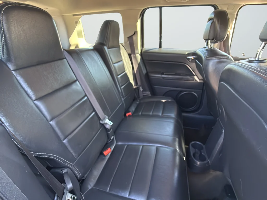 Used 2016 Gray Jeep Latitude image 28