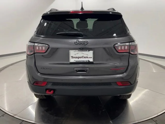 Used 2023 Gray Jeep Trailhawk image 4