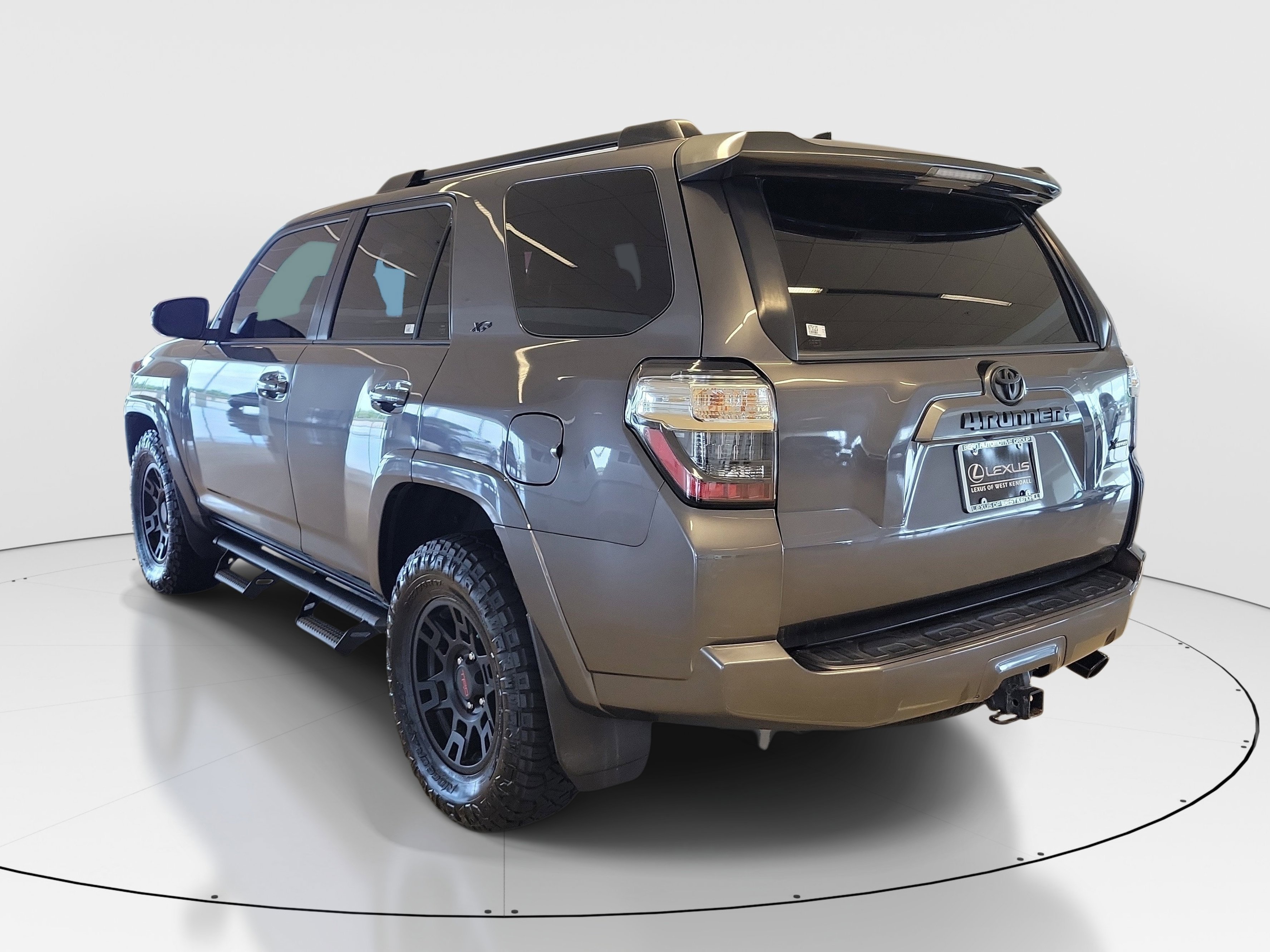 Used 2021 Magnetic Gray Metallic Toyota SR5 Premium image 6