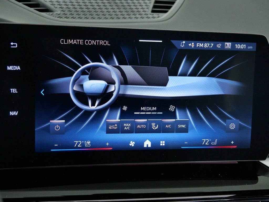 Used 2026 Cape York Green Metallic BMW xDrive28i image 44