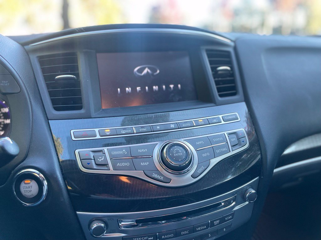 Used 2020 Majestic White INFINITI LUXE image 14
