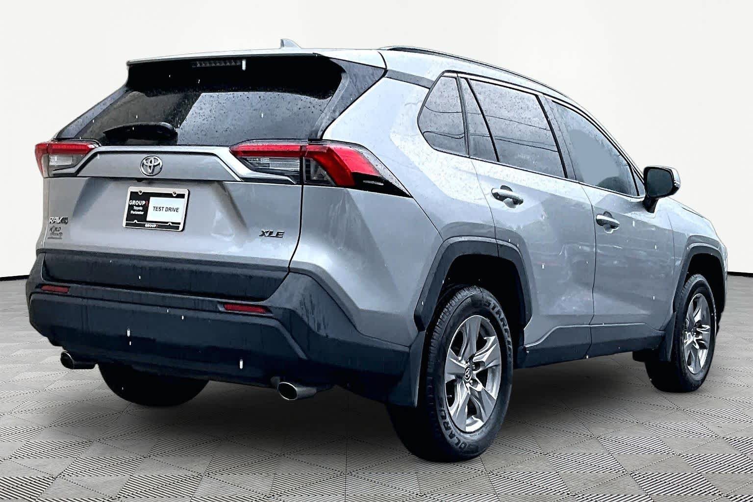 Used 2025 Silver Sky Metallic Toyota XLE image 13