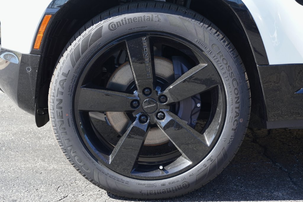 New 2026 Fuji White Land Rover X-Dynamic SE image 8