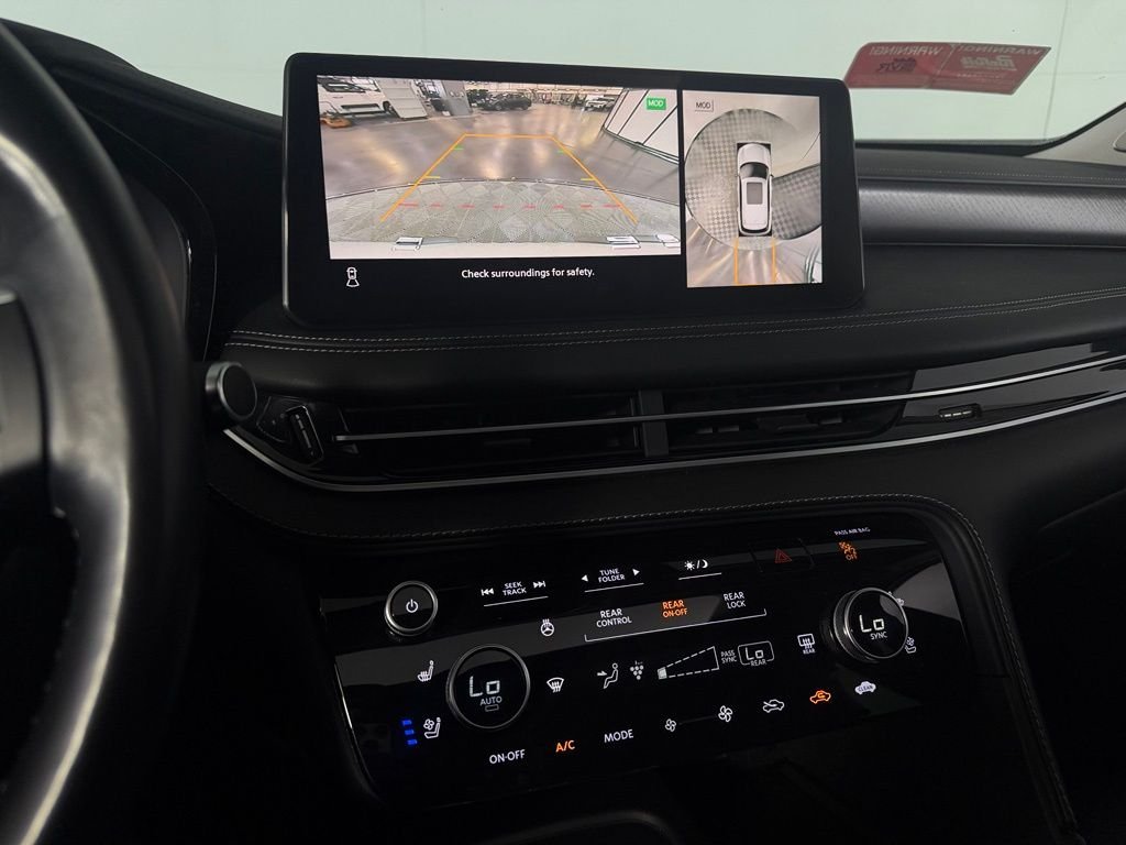 Used 2023 White INFINITI Sensory image 15