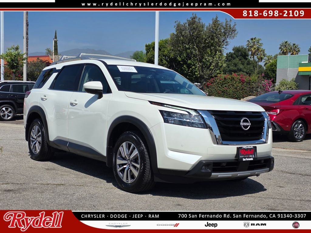 2023 Nissan Pathfinder SL FWD