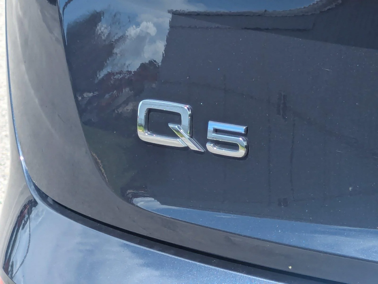 Used 2019 Moonlight Blue Metallic Audi Premium image 13