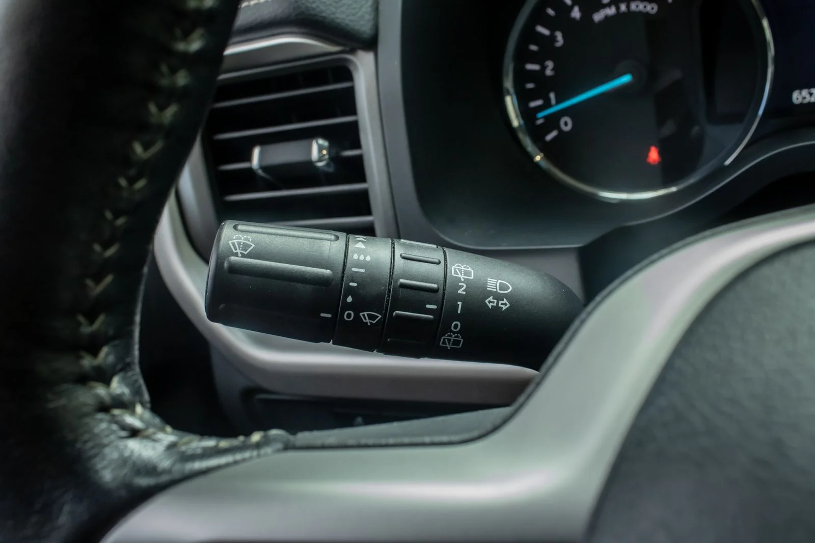 Used 2023 Black Ford XLT image 22
