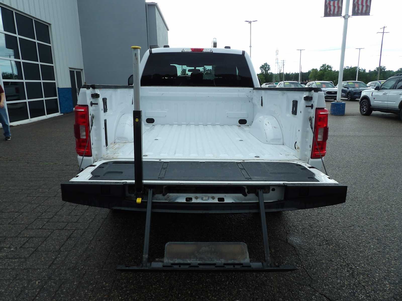 Used 2023 Oxford White Ford XL image 16