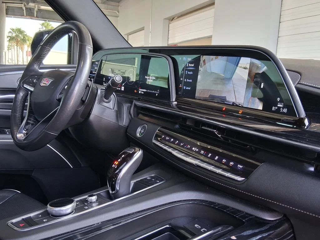 Used 2021 BLACK RAVEN Cadillac Sport image 16