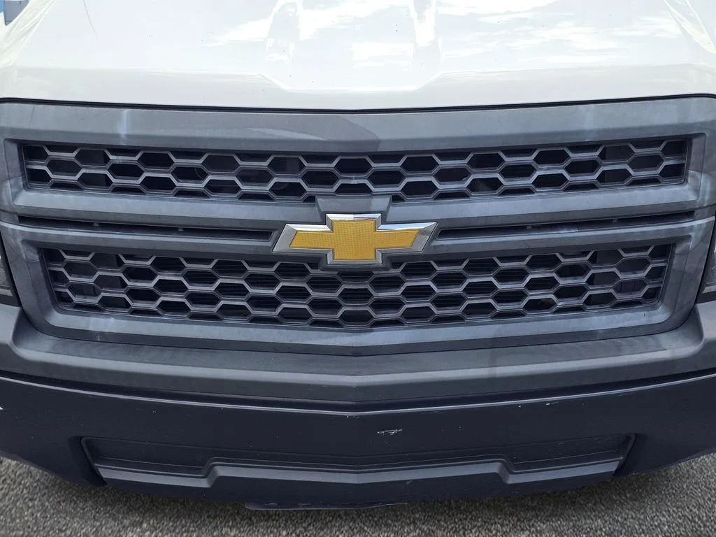 Used 2015 SUMMIT WHITE Chevrolet Work Truck image 3
