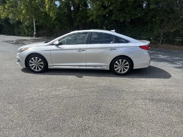 Used 2016 Silver Hyundai Sport image 8