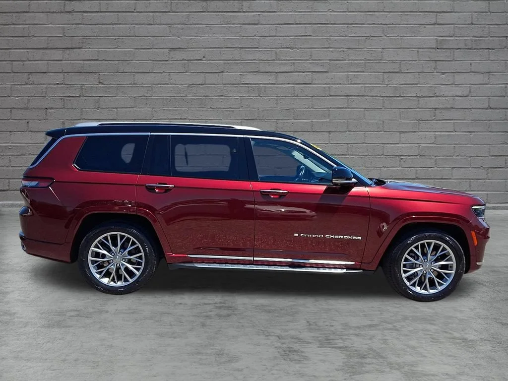 Used 2022 Velvet Red Pearlcoat Jeep Summit image 13