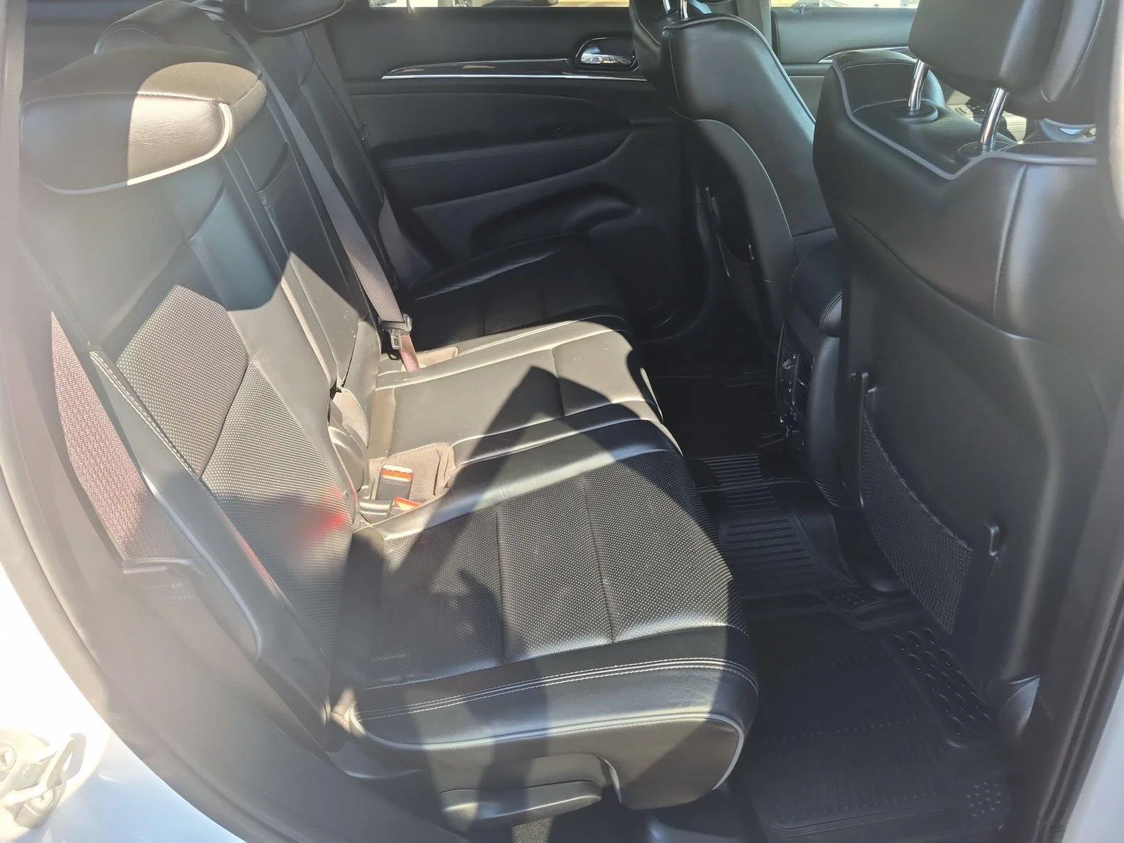 Used 2020 Bright White Clearcoat Jeep Overland image 35