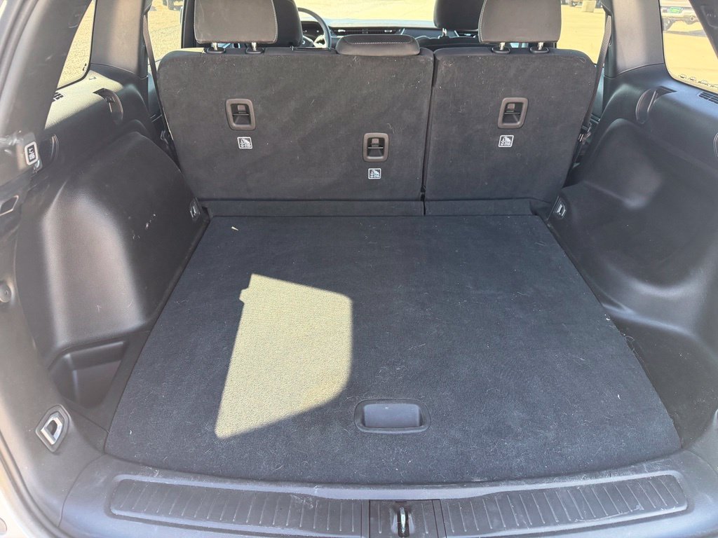 Used 2025 Silver Jeep Laredo image 7