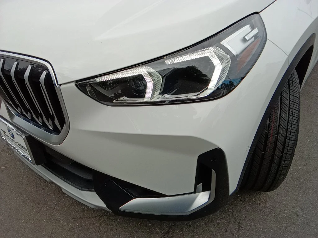 Certified Used 2023 White BMW xDrive28i image 33