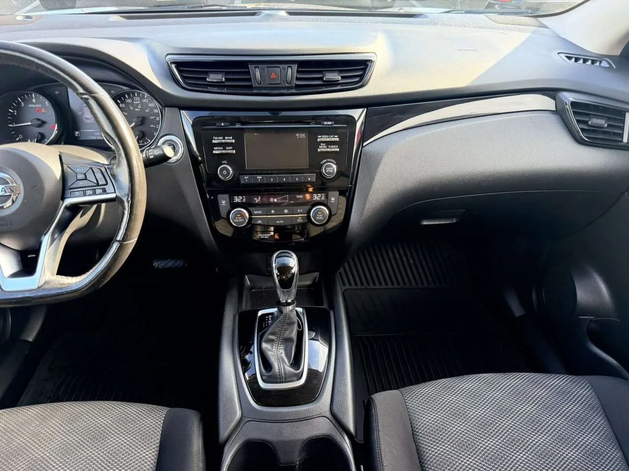 Used 2018 Gun Metallic Nissan SV FWD CVT (2) Dilawri Certified   Local BC   Regu image 15