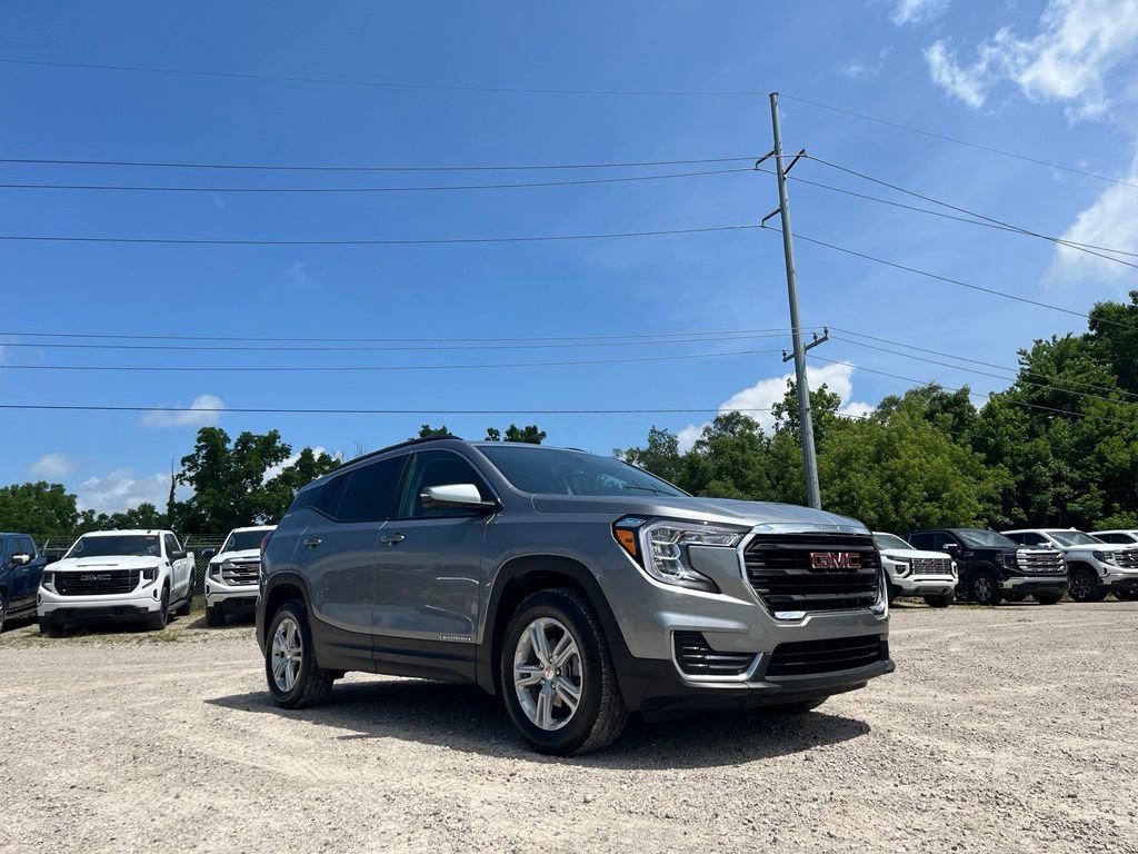 Used 2024 Sterling Metallic GMC SLE image 5