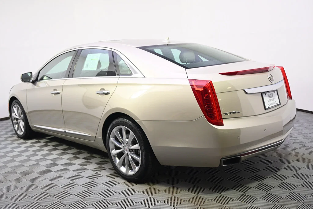 Used 2013 SILVER COAST METALLIC Cadillac Premium image 3