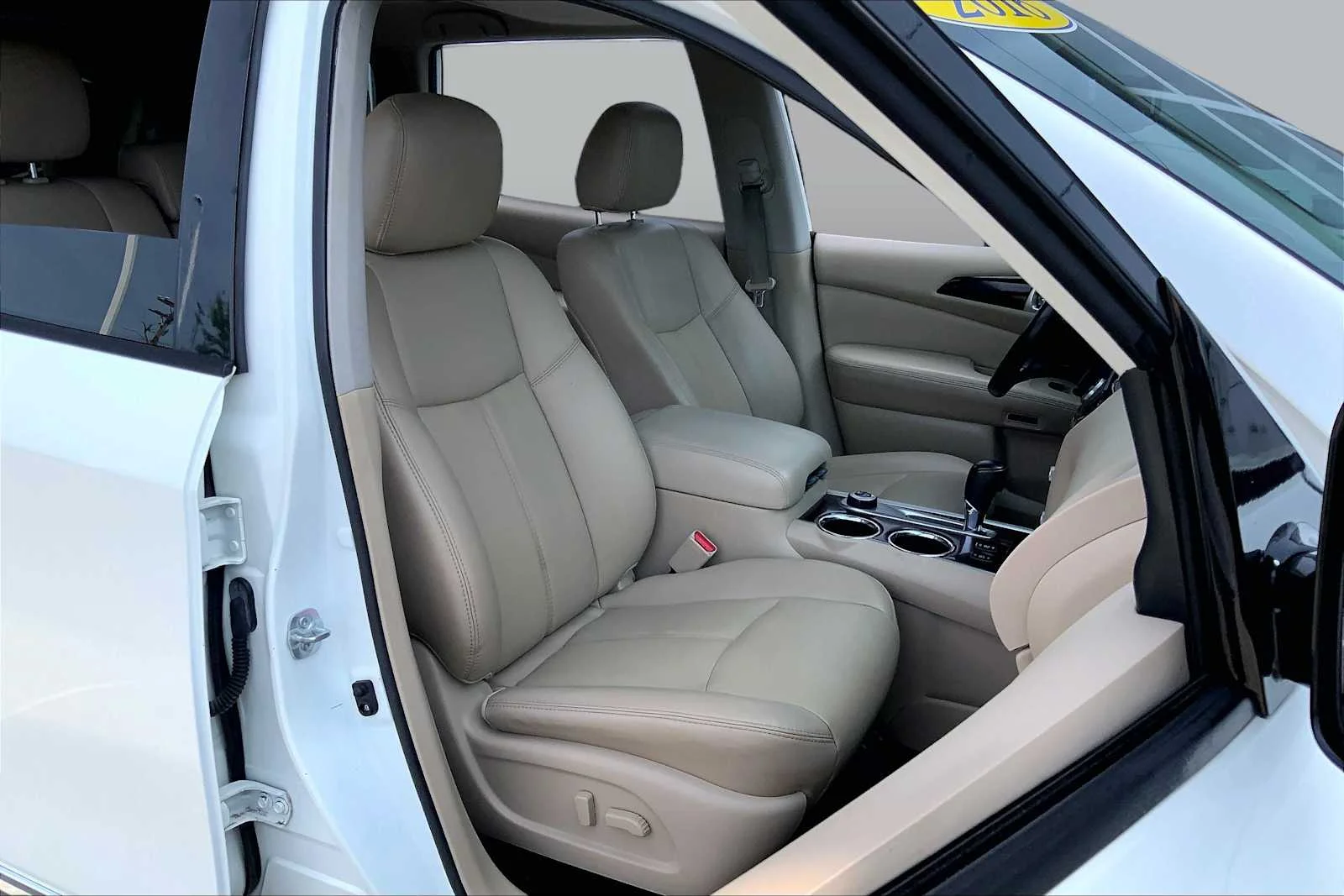 Used 2016 Pearl White Nissan SL image 7