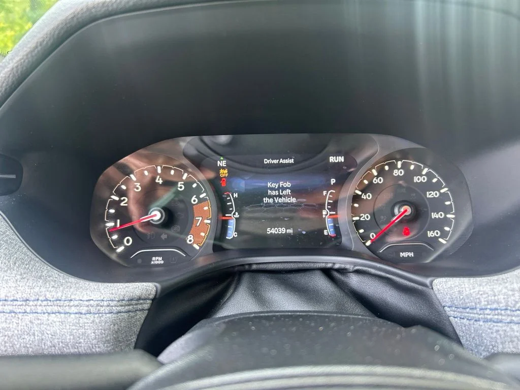 Used 2024 White Jeep Latitude image 21