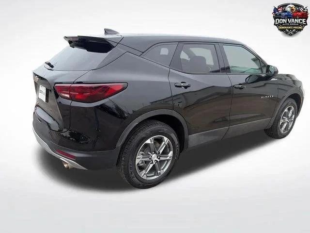 Used 2025 Black Chevrolet LT image 6