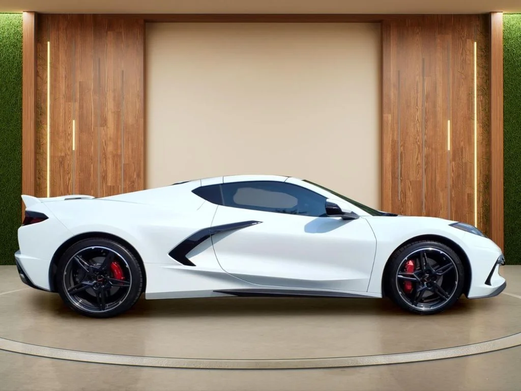 Used 2020 White Chevrolet Stingray image 31