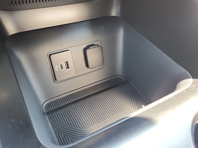 New 2026 Carbonized Gray Metallic Ford Tremor® image 21