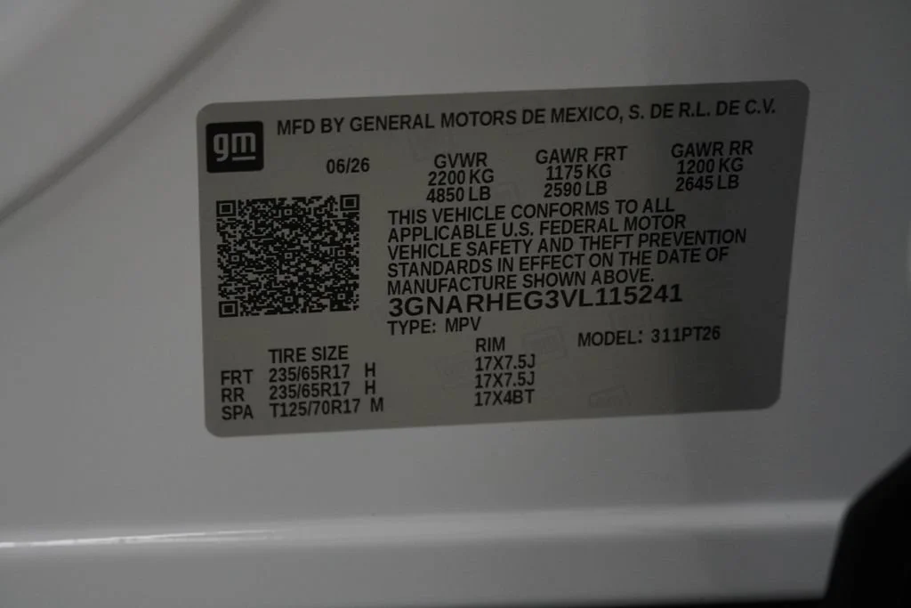 New 2027 Summit White Chevrolet LT image 40