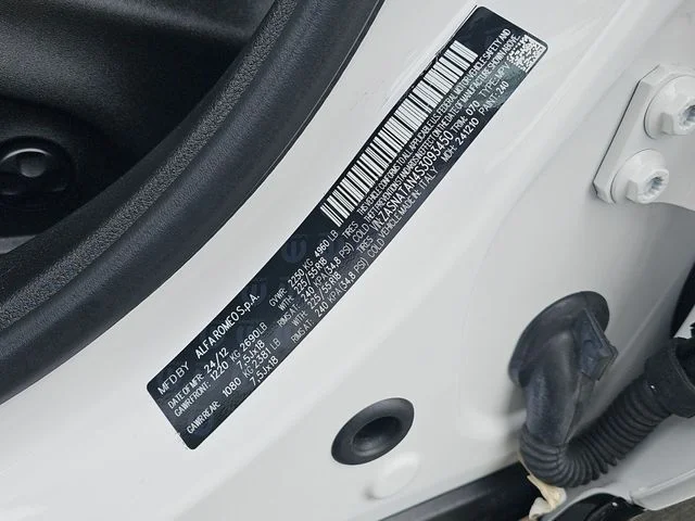 Used 2025 White Alfa Romeo Base image 36