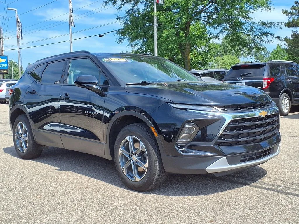 Used 2024 Black Chevrolet LT image 3