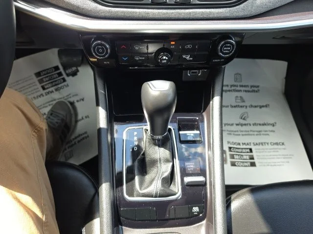 Used 2022 White Jeep Latitude image 20